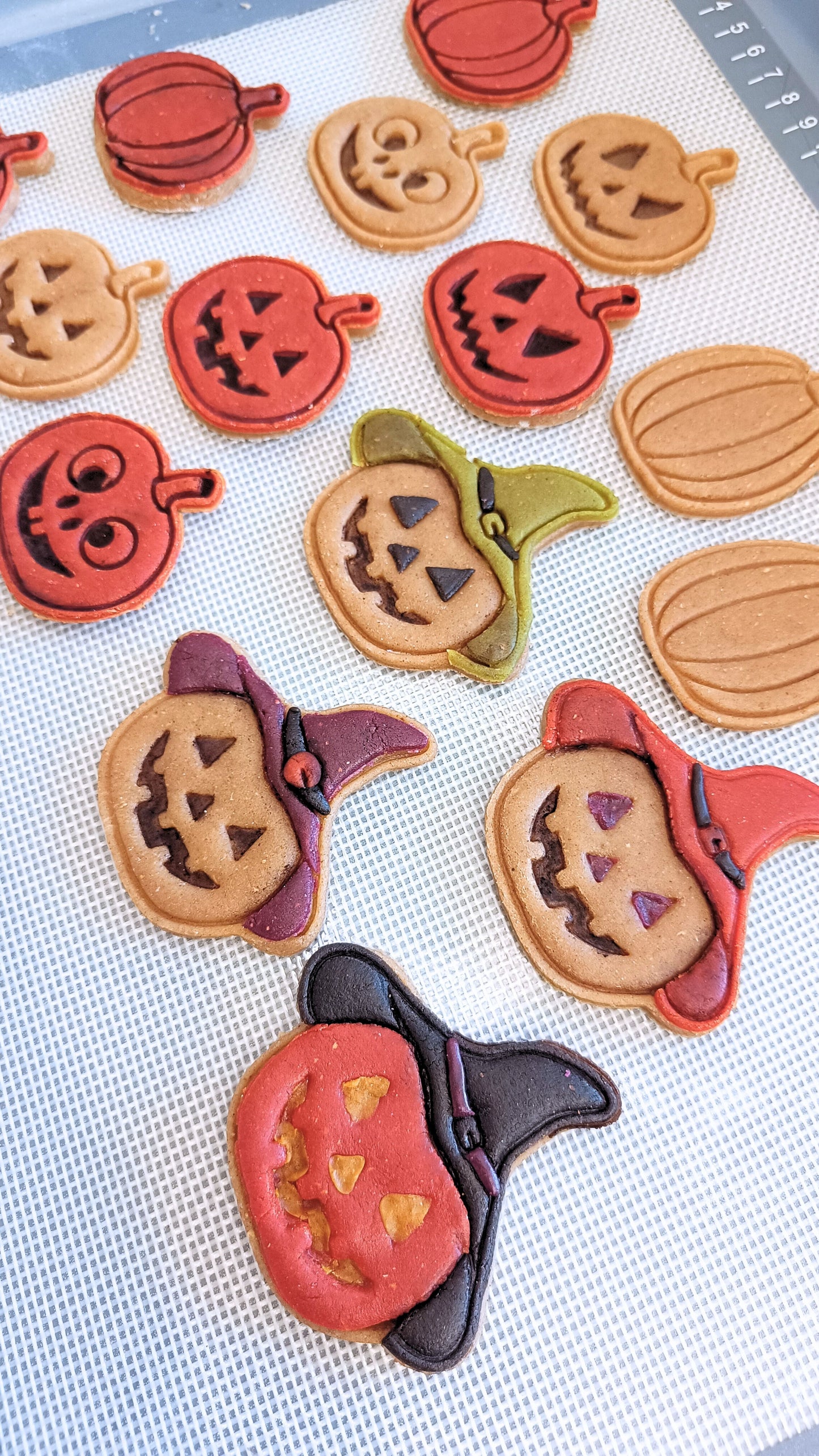 Pumpkin with hat- cookie cutter set