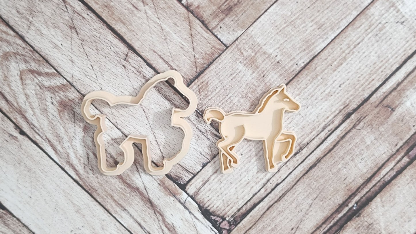 Foal, standing - cookie cutter set