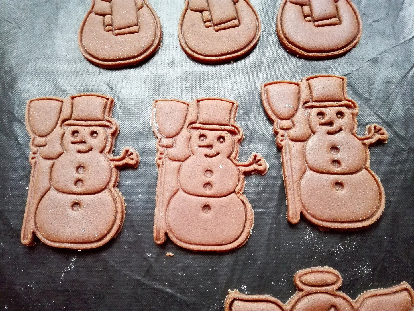 Snowman with broom - cookie cutter set
