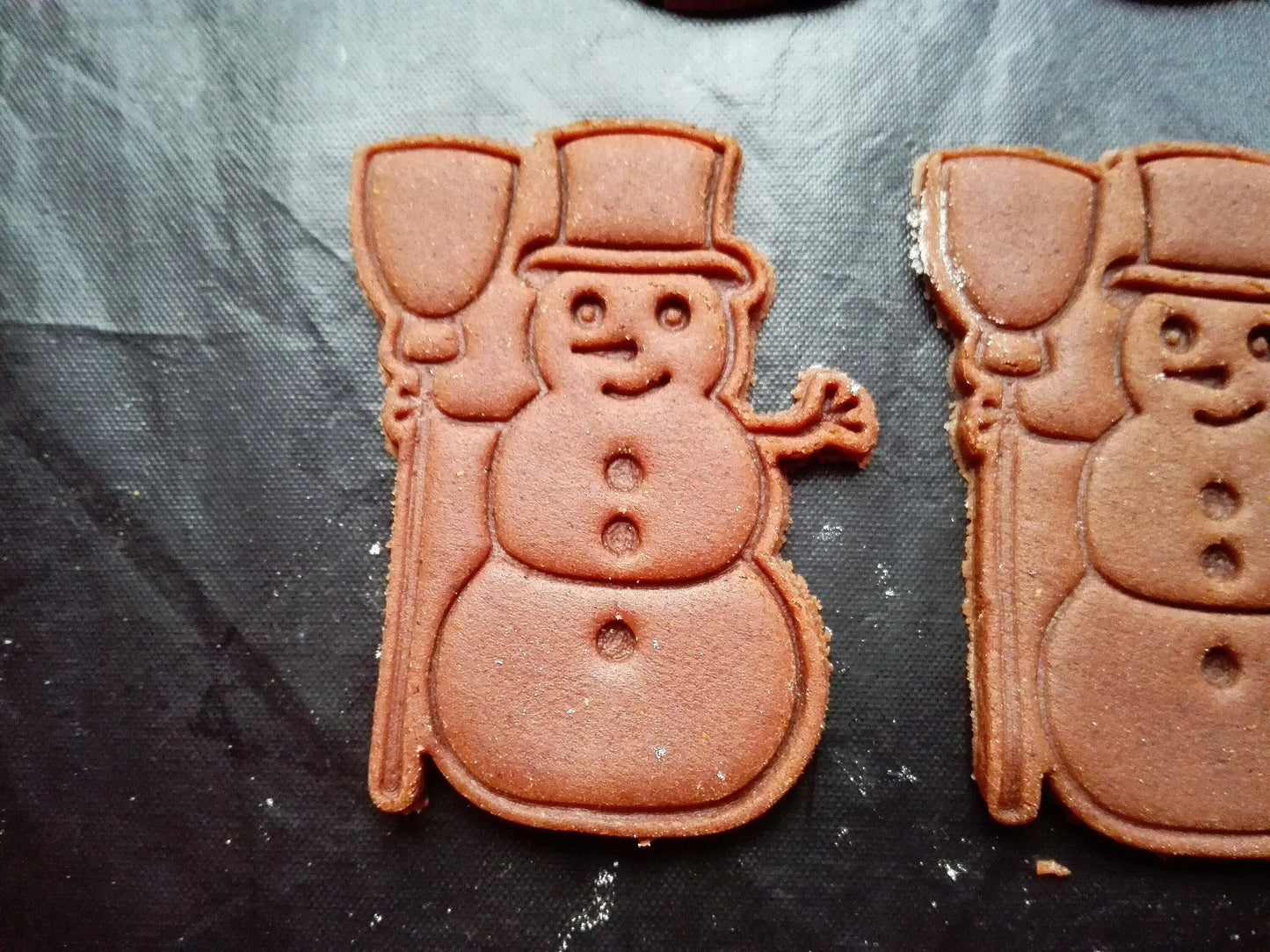 Snowman with broom - cookie cutter set