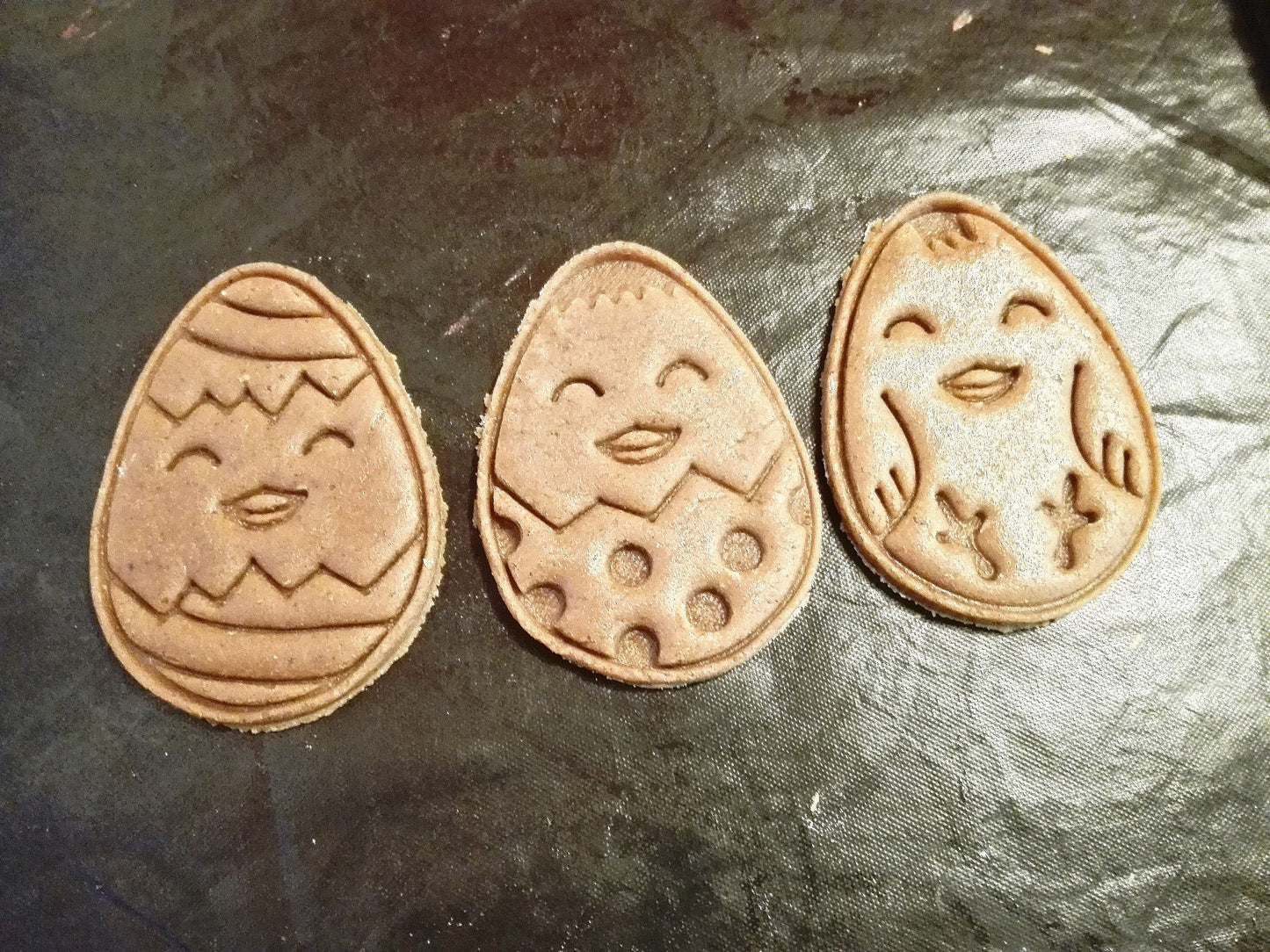 Chickens in the egg - cookie cutter set