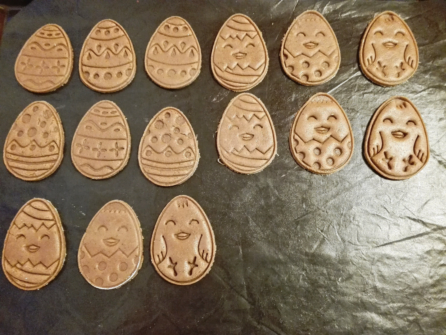 Chickens in the egg - cookie cutter set
