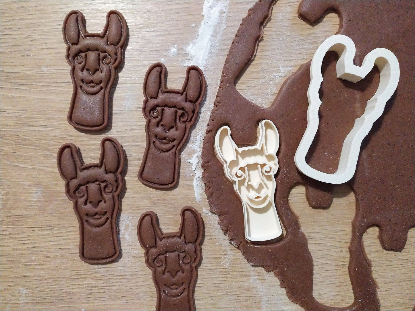 Llama, head - cookie cutter set