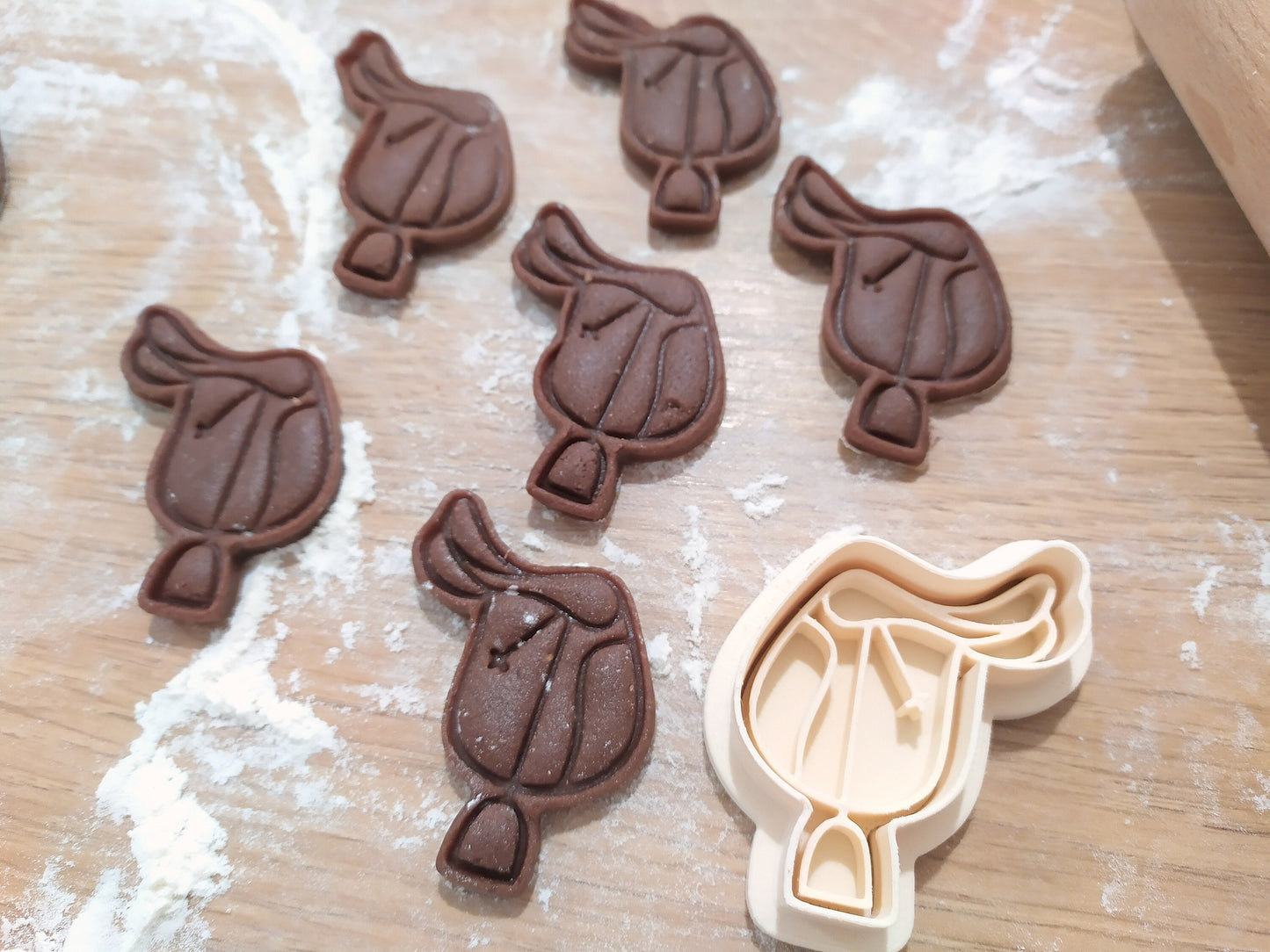 English saddle - cookie cutter set