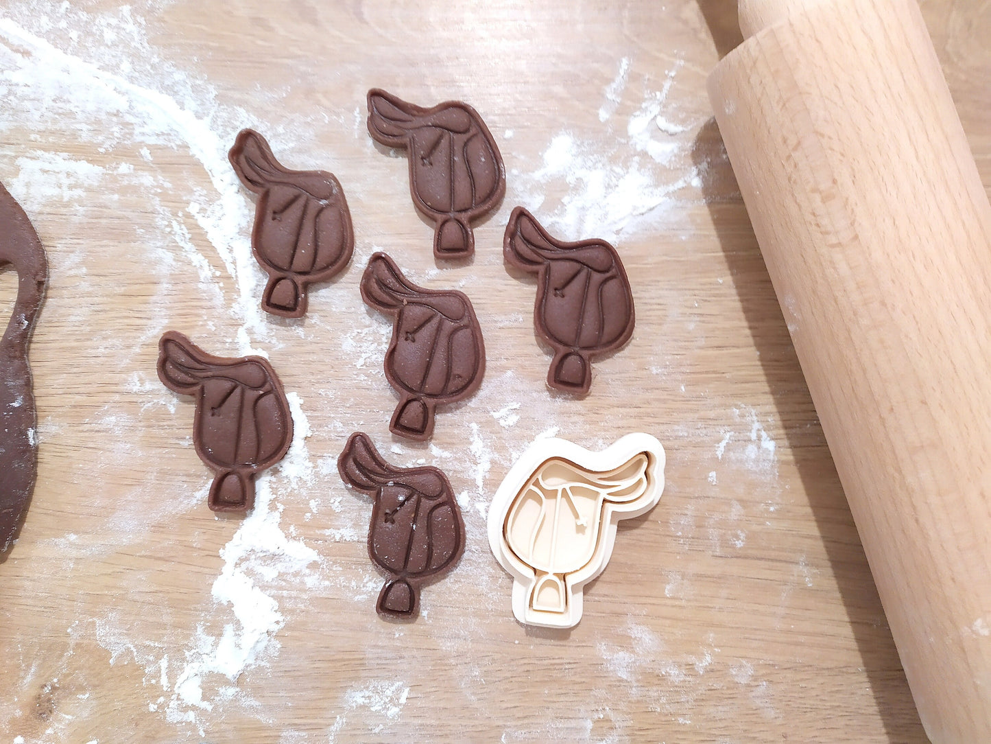 English saddle - cookie cutter set