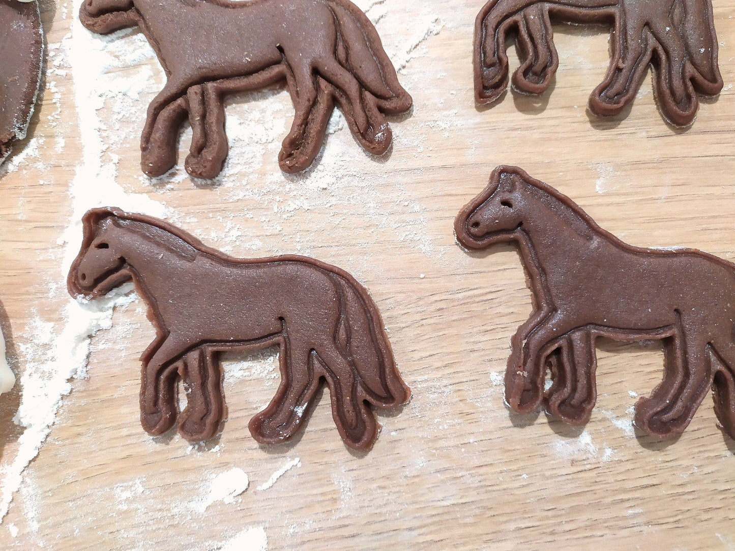 Moving horse - cookie cutter set