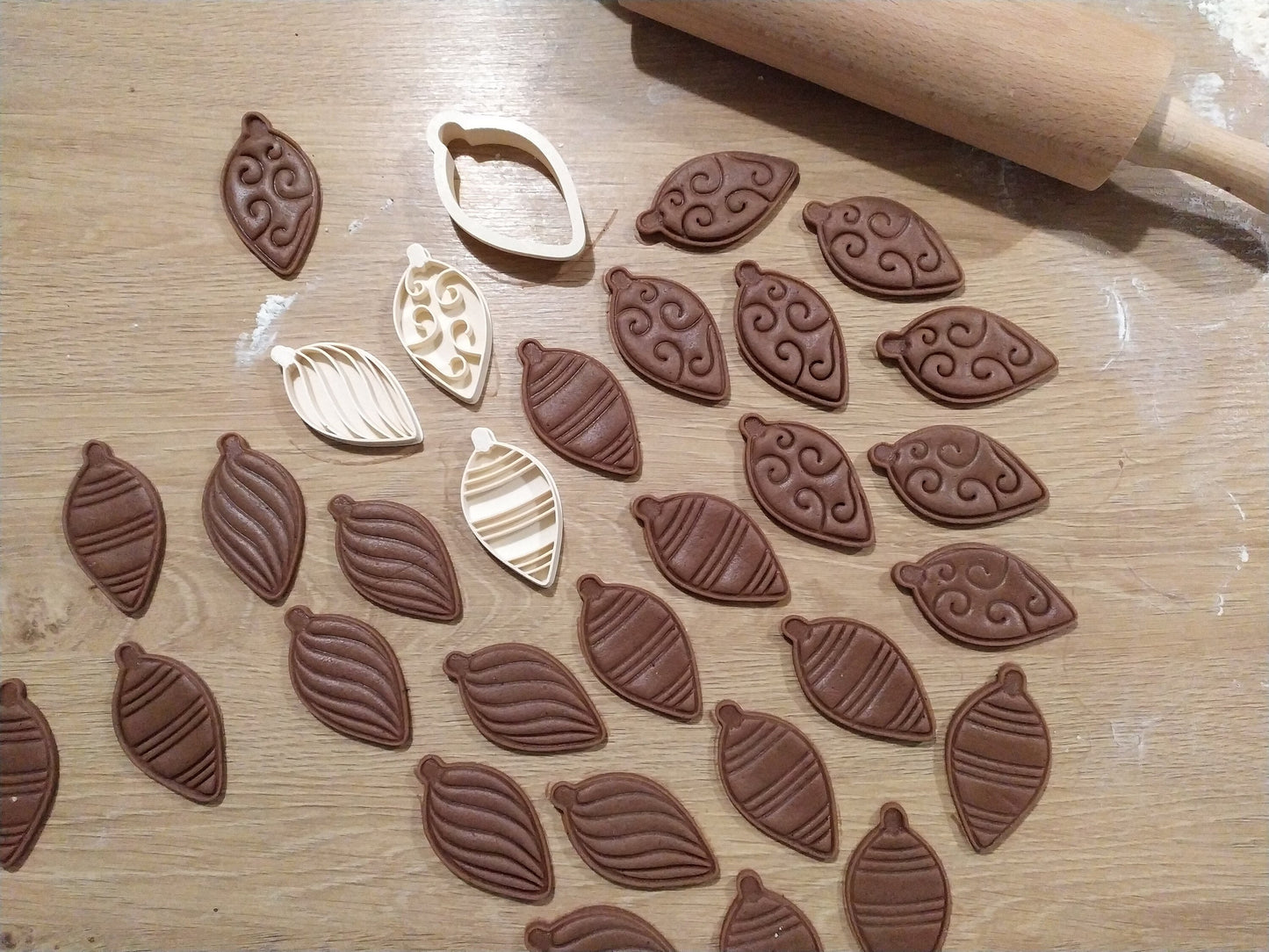 Long christmas ornaments - cookie cutter set