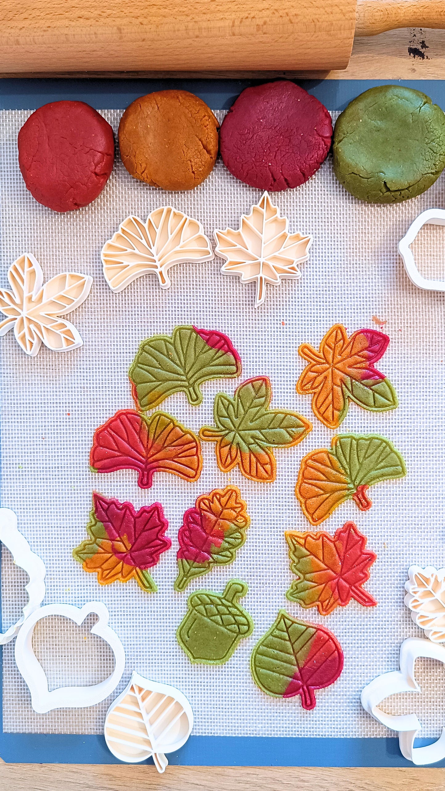 Maple leaf - cookie cutter set