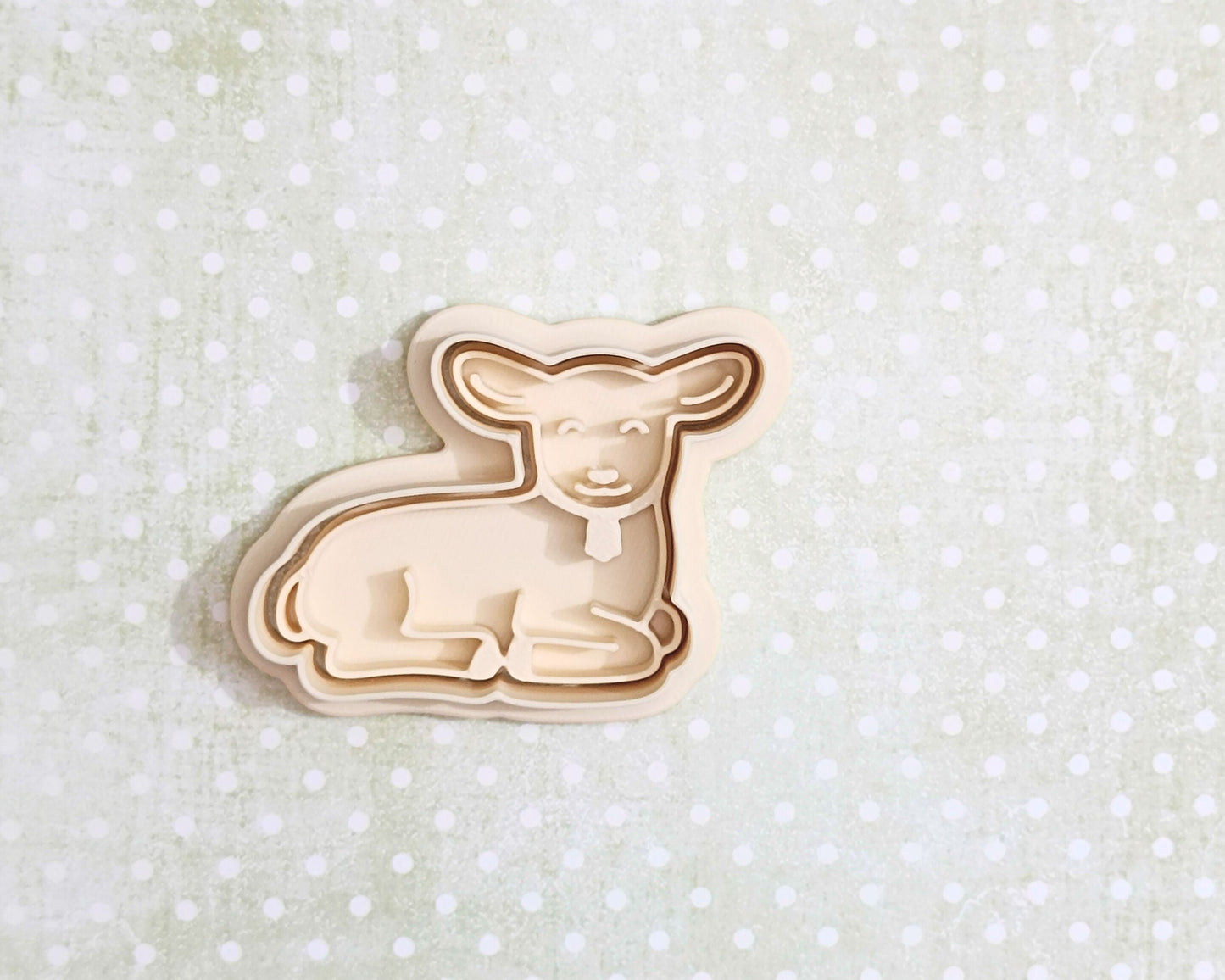 Lying lamb  - cookie cutter set