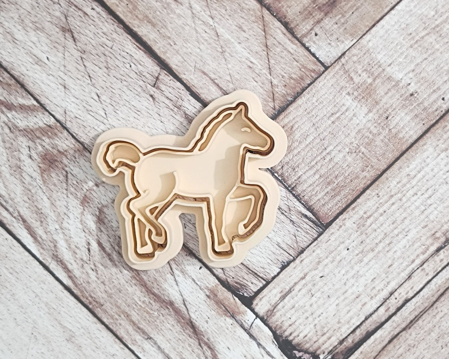 Foal, standing - cookie cutter set
