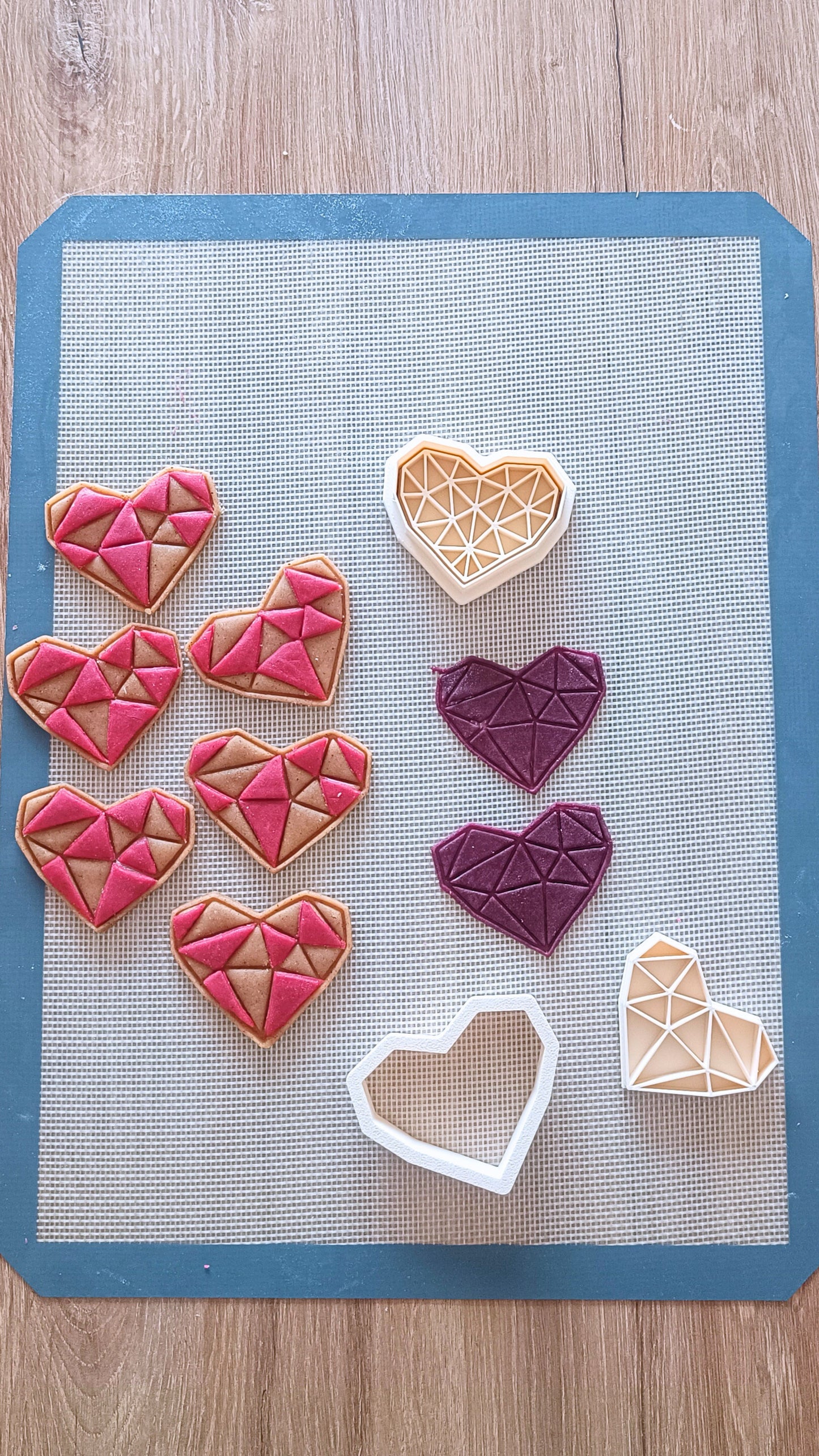 Asymmetrical low poly heart - cookie cutter set