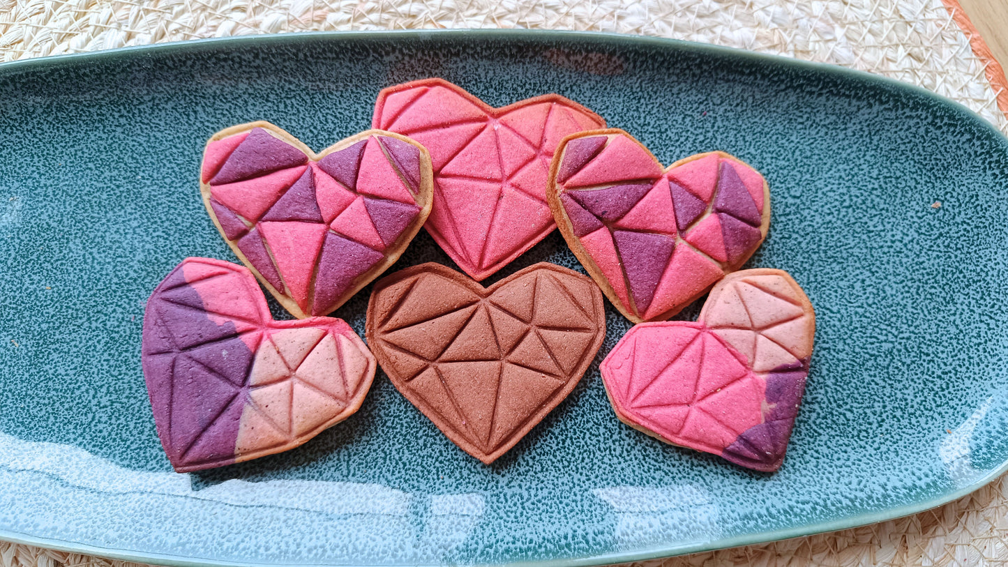 Asymmetrical low poly heart - cookie cutter set