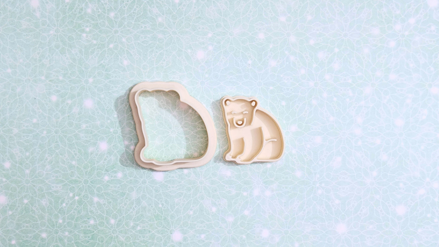 Baby bear, sitting- cookie cutter set