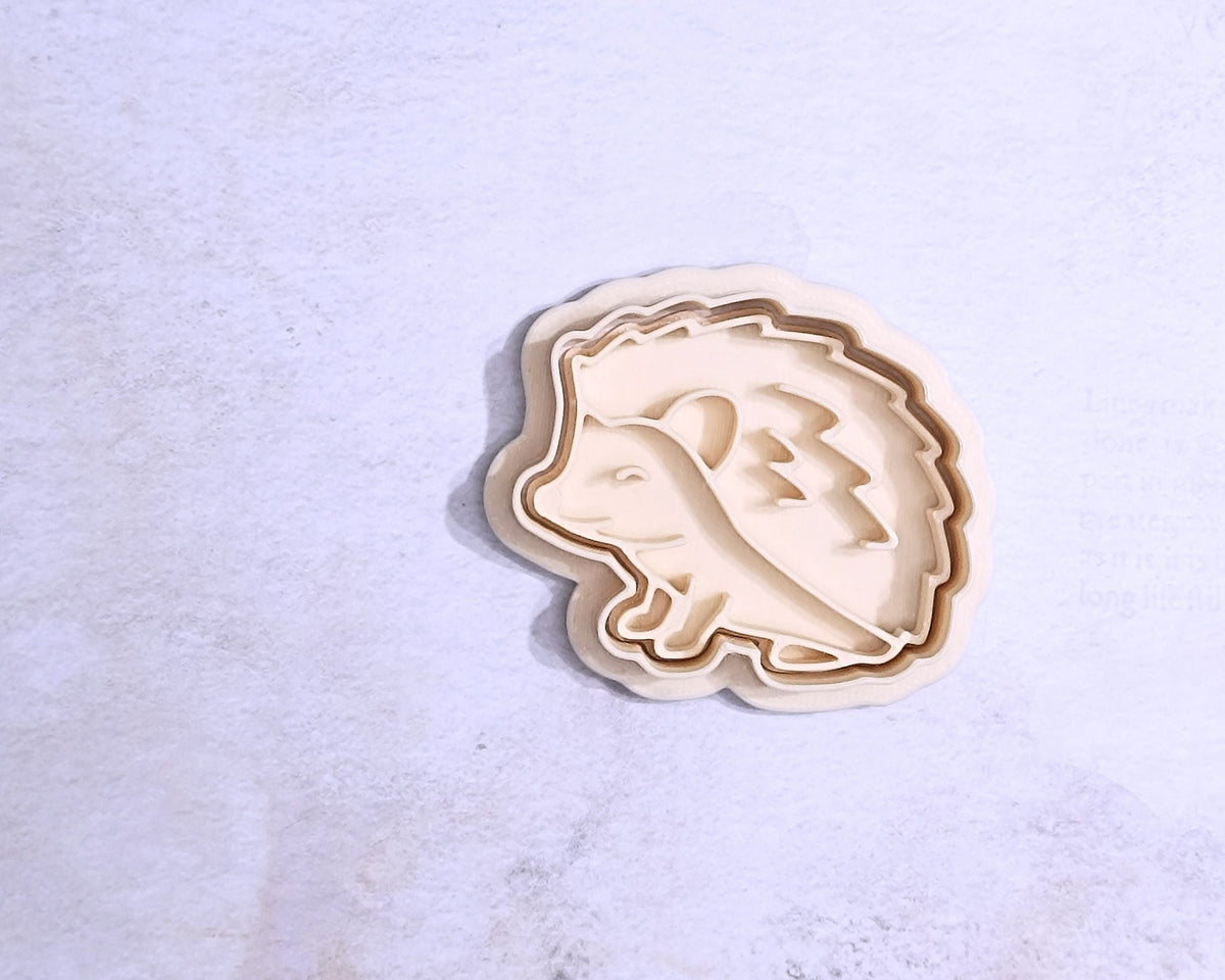 Hedgehog, sitting - cookie cutter set