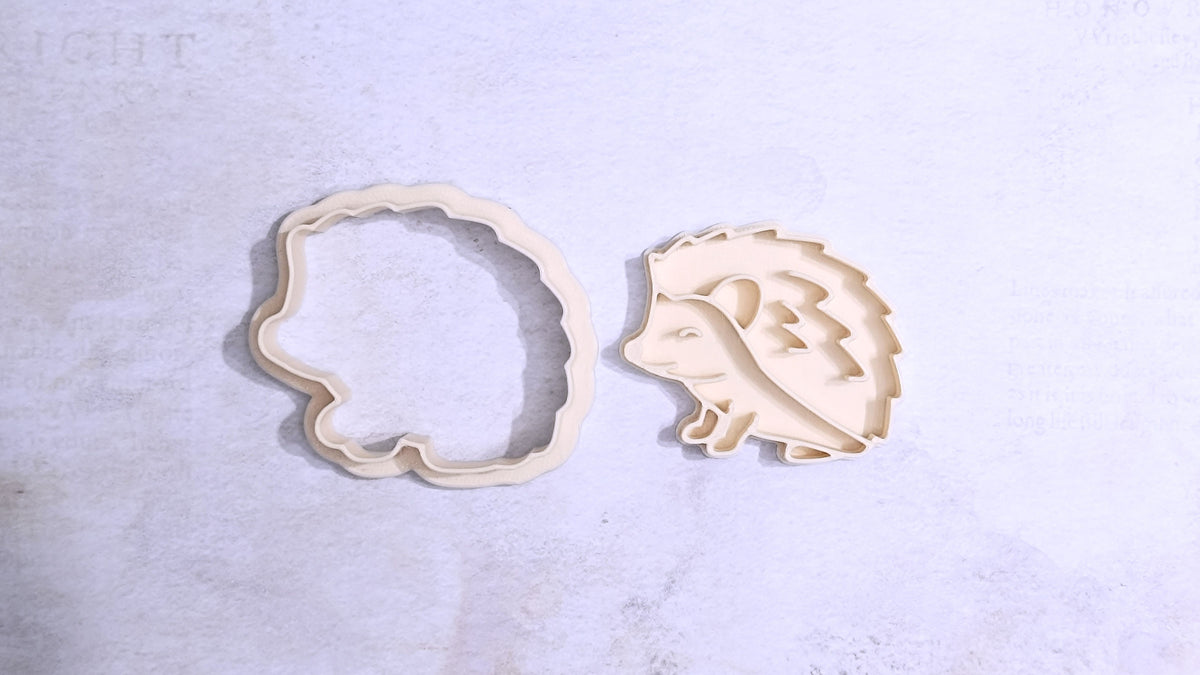 Hedgehog, sitting - cookie cutter set