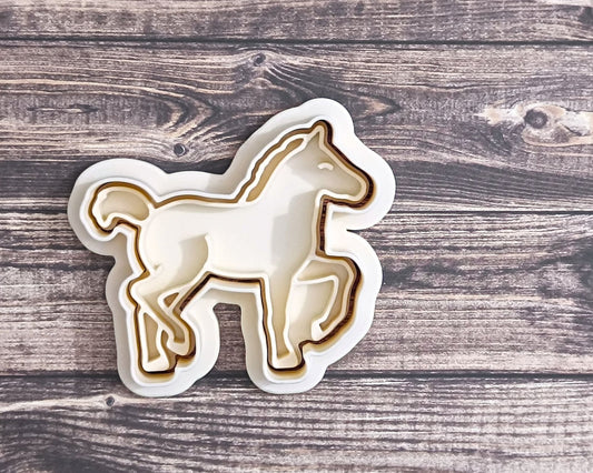Foal, standing - cookie cutter set