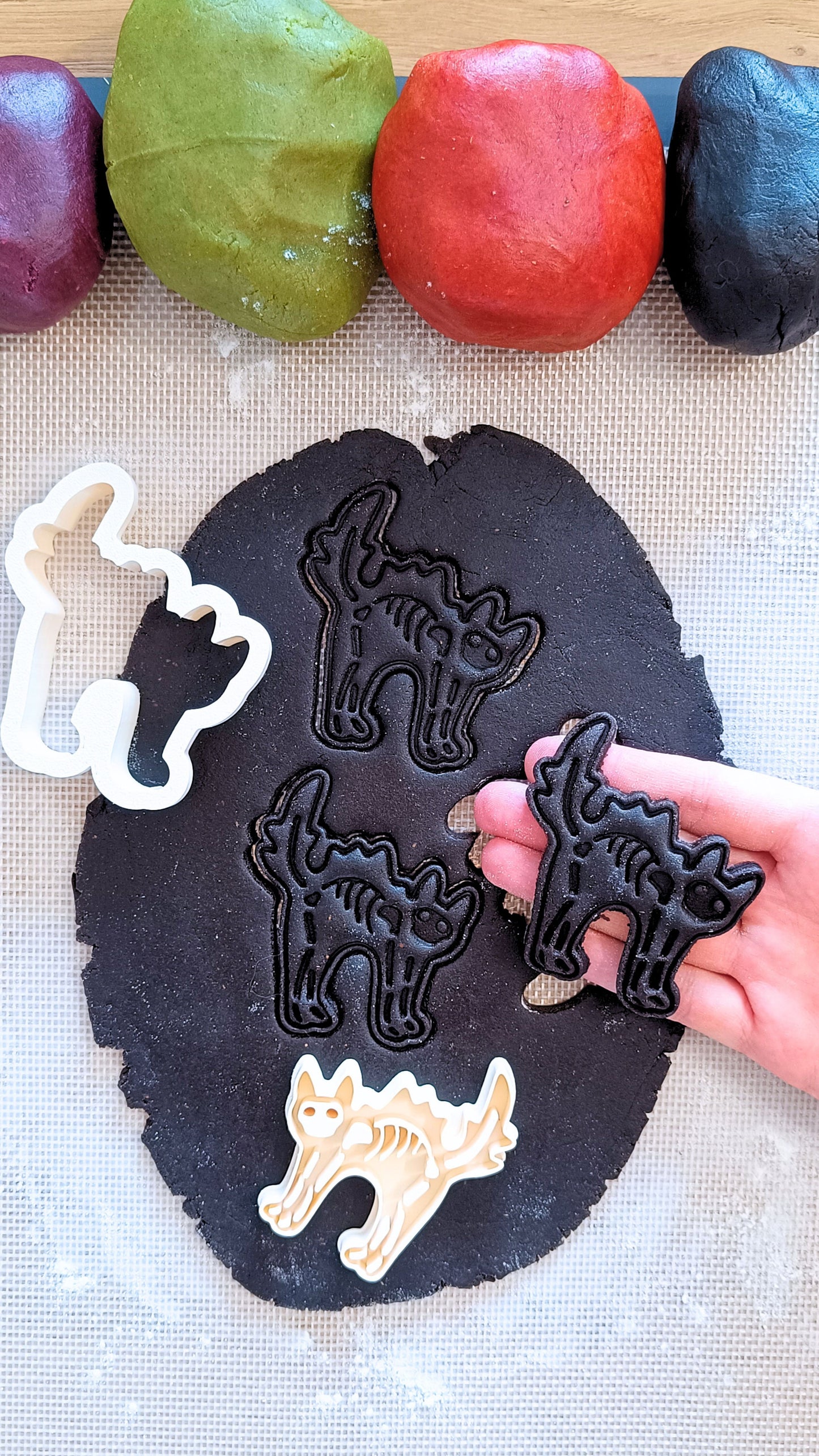 Cat skeleton - cookie cutter set