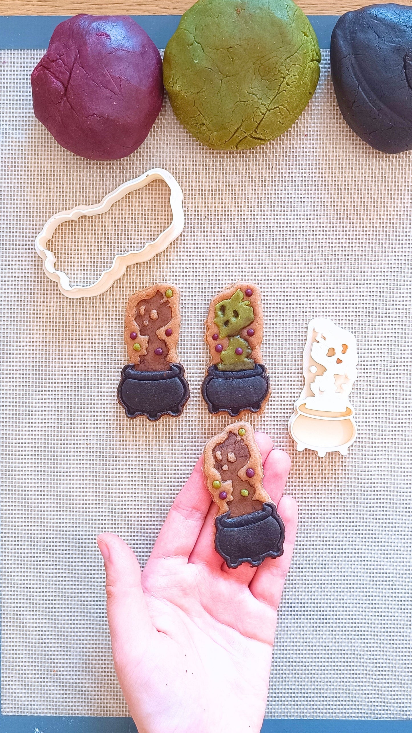 Cauldron - cookie cutter set