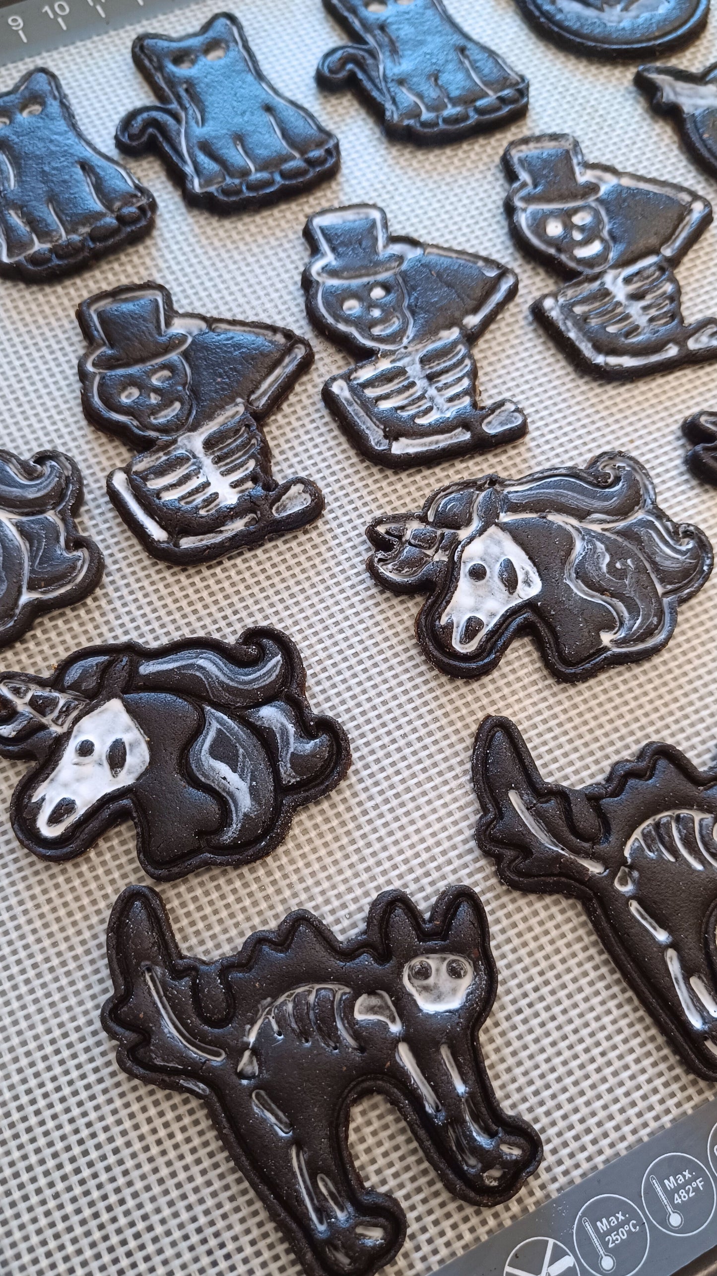 Cat skeleton - cookie cutter set