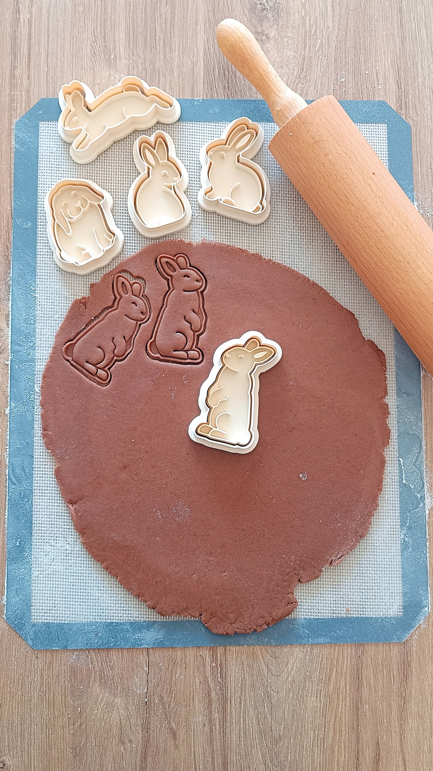 Standing bunny - cookie cutter set