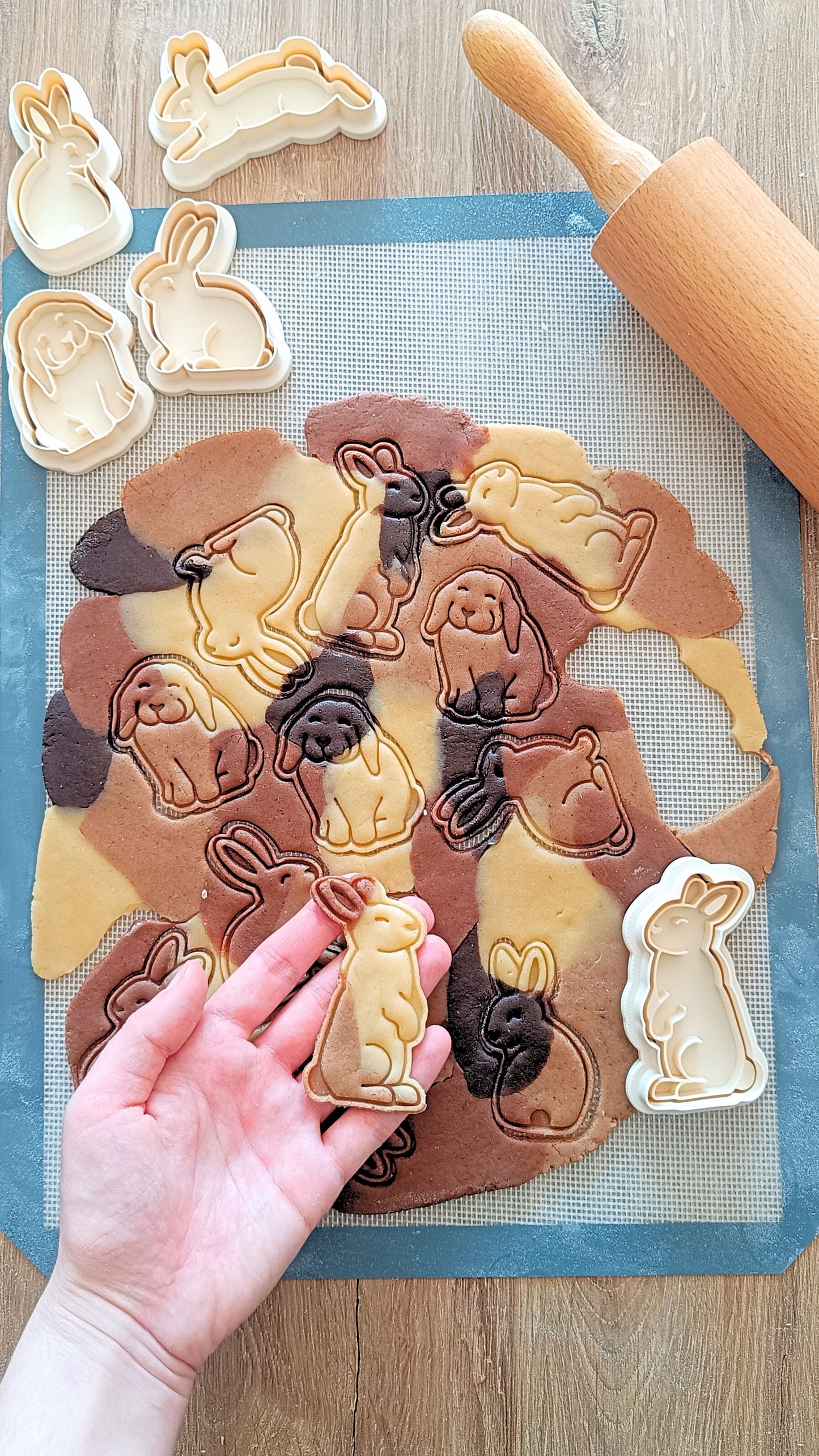 Standing bunny - cookie cutter set