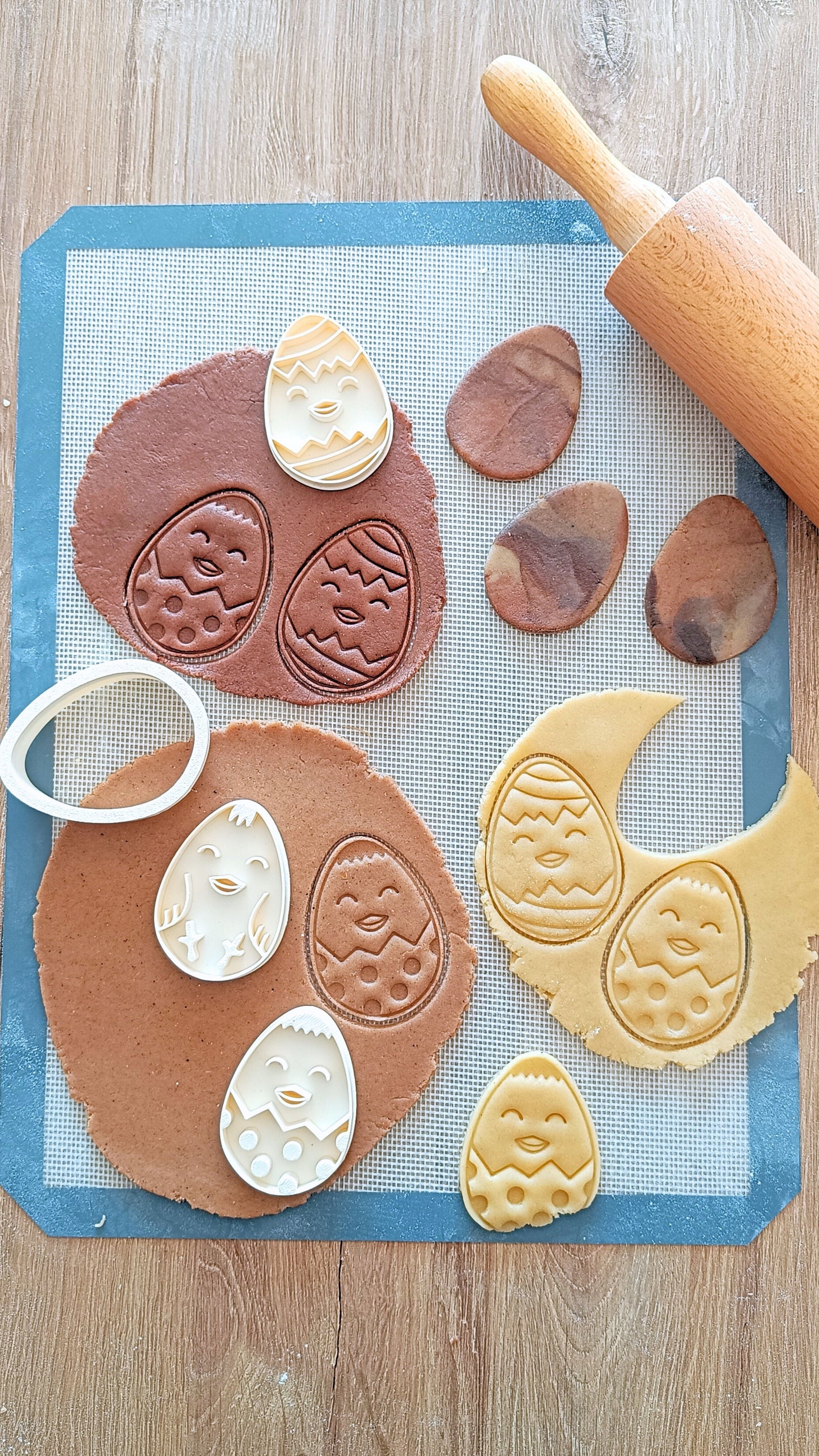 Chickens in the egg - cookie cutter set