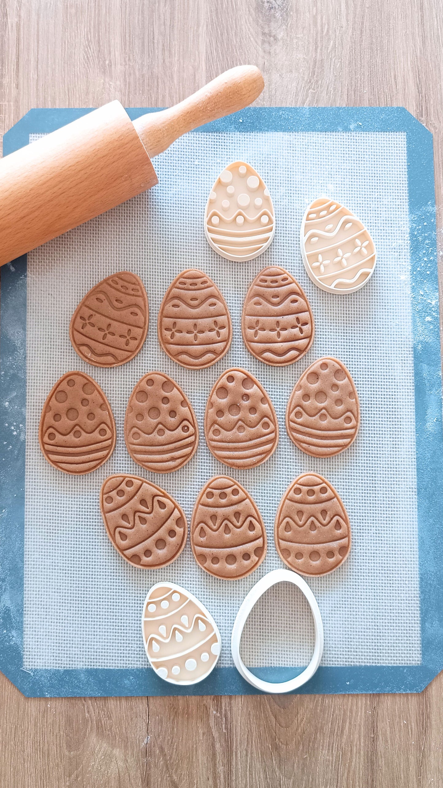 Decorated eggs - cookie cutter set