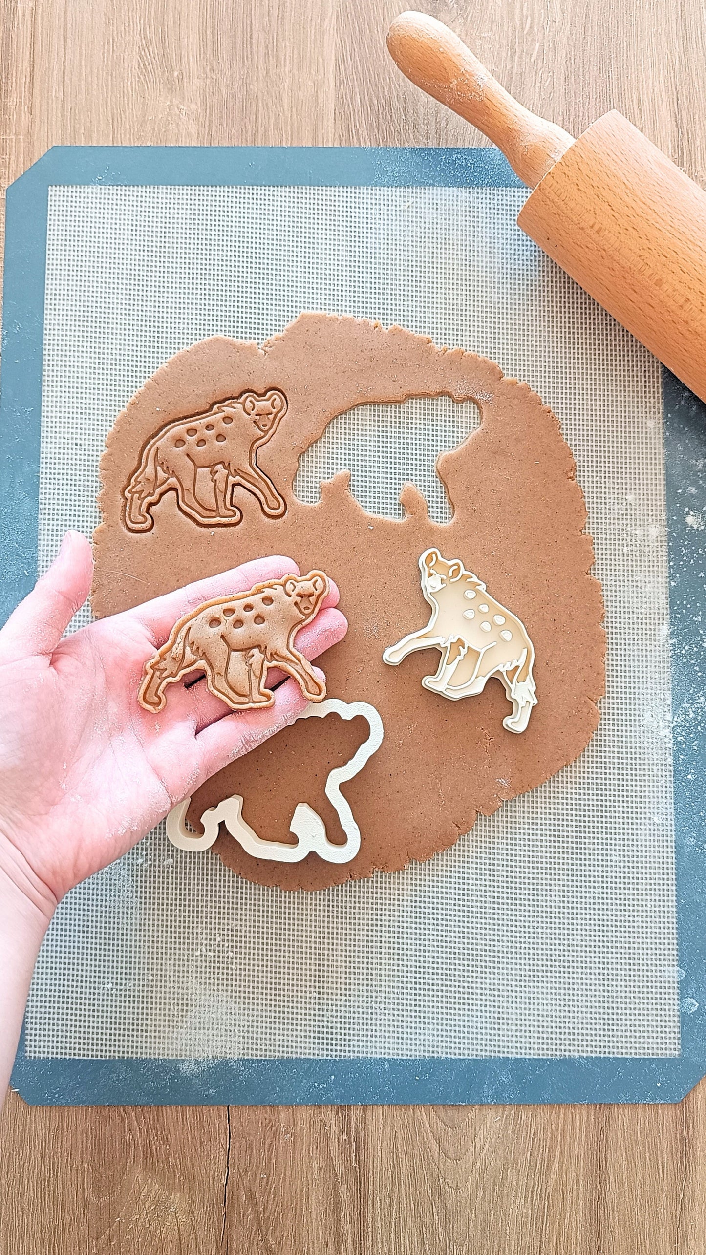 Hyena - cookie cutter set