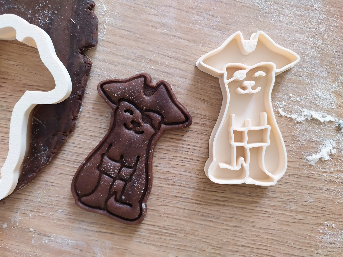 Cat in costume, pirate  - cookie cutter set