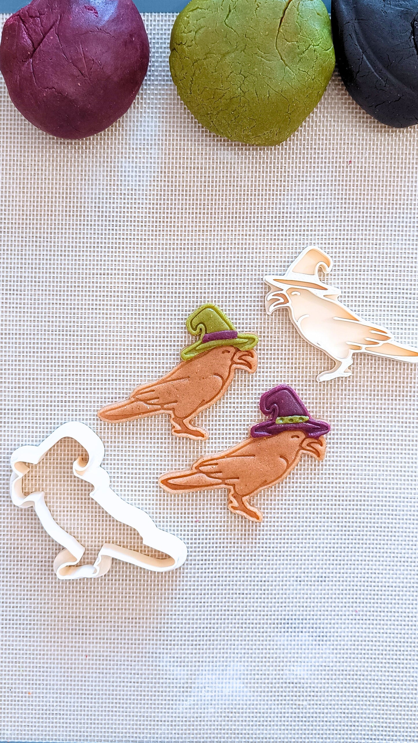 Raven with witch hat - cookie cutter set