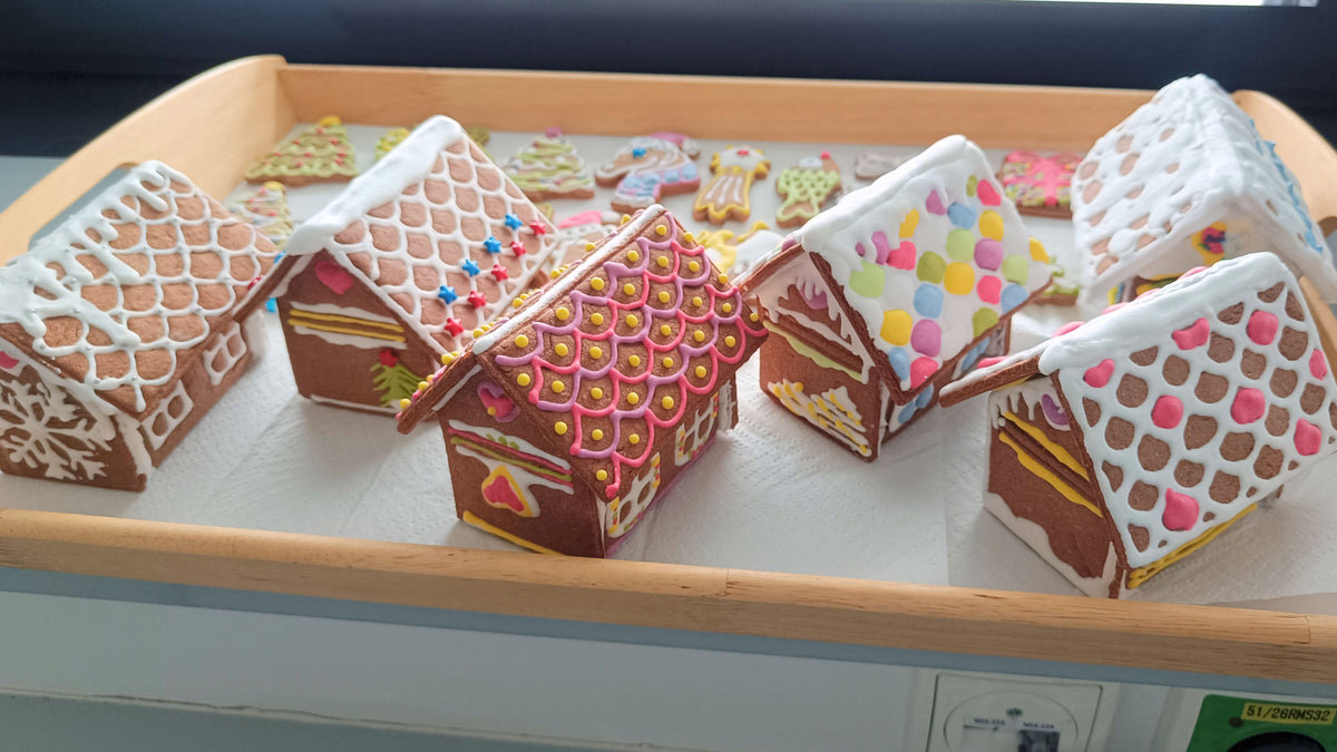 Gingerbread house DIY - cookie cutter set