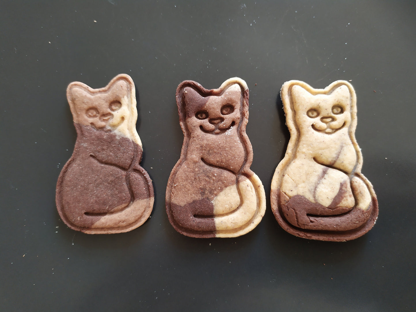 Turned cat - cookie cutter set